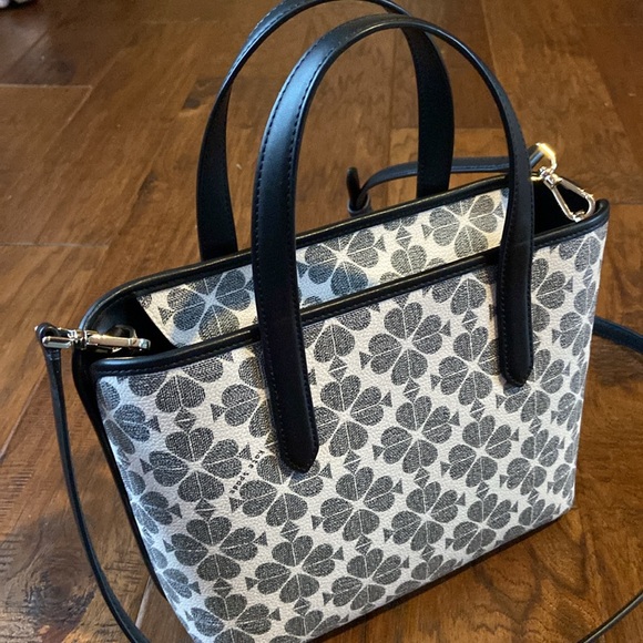 Kate Spade handbag. EUC- Like New- Perfect condition. Black and white spades - Picture 5 of 9